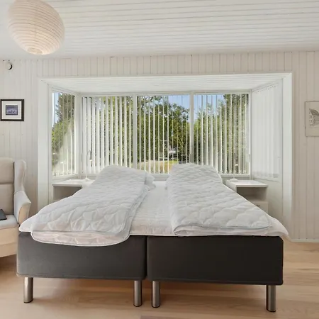 Semesterbostad 2 Bedroom Lovely In Romo